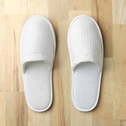 CLOSED TOE WAFFLE SLIPPERS