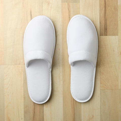 CLOSED TOE VELOUR SLIPPERS